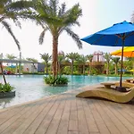 Comfortable 1Br At Gold Coast Apartment By Travelio