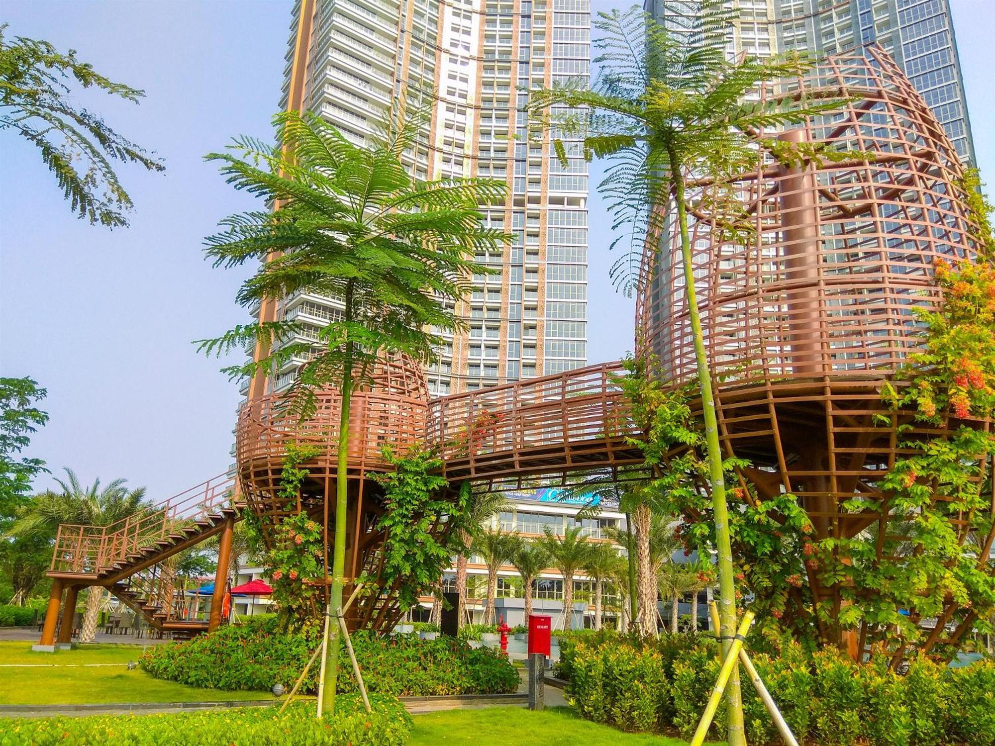 Comfortable 1br At Gold Coast By Travelio * Jakarta