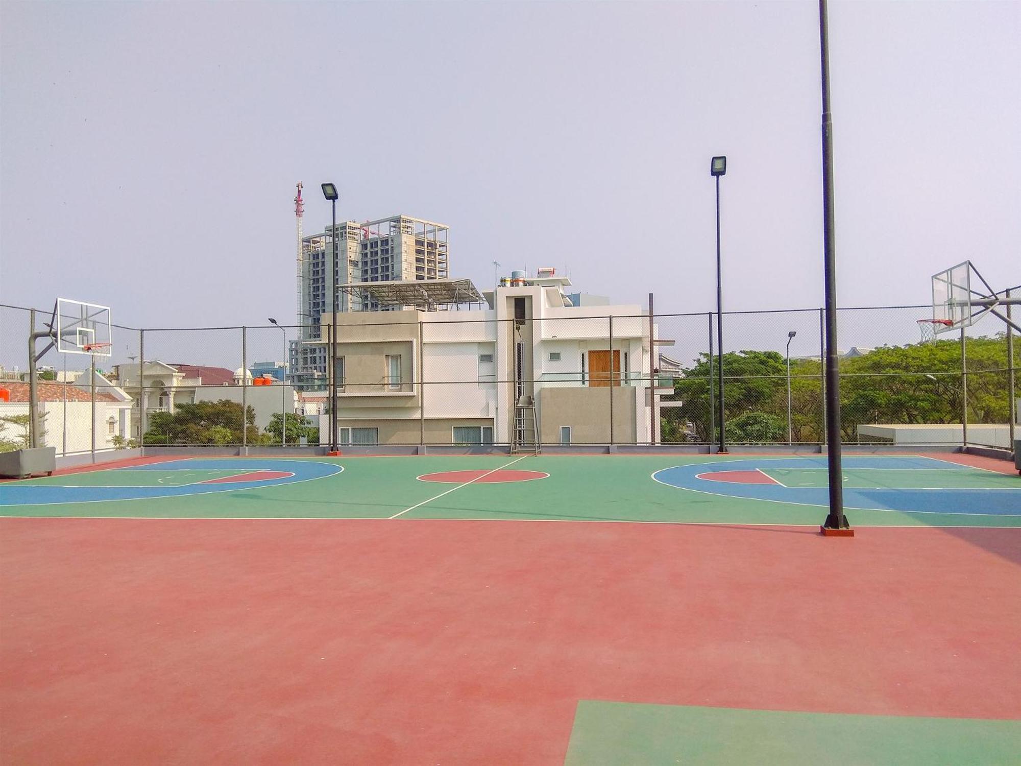 Comfortable 1br At Gold Coast By Travelio Apartemen