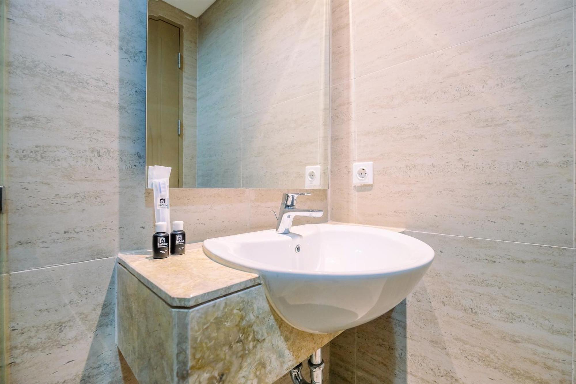 Comfortable 1br At Gold Coast By Travelio Jakarta