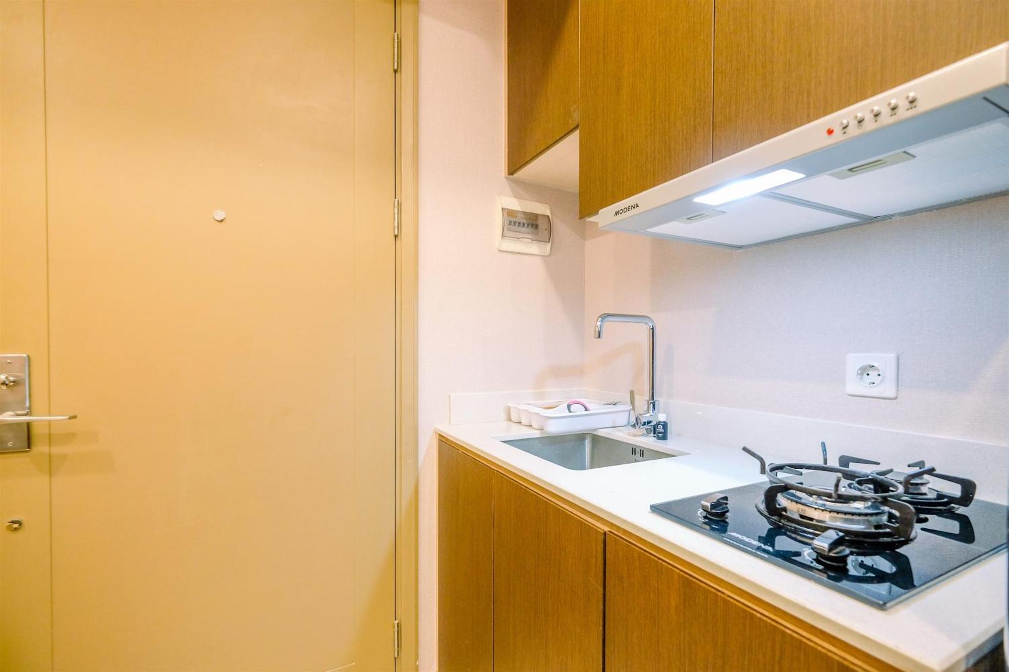 Comfortable 1br At Gold Coast By Travelio Apartemen Jakarta